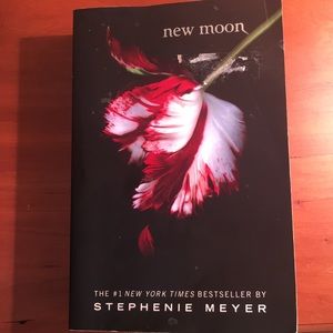 New Moon by Stephenie Meyer